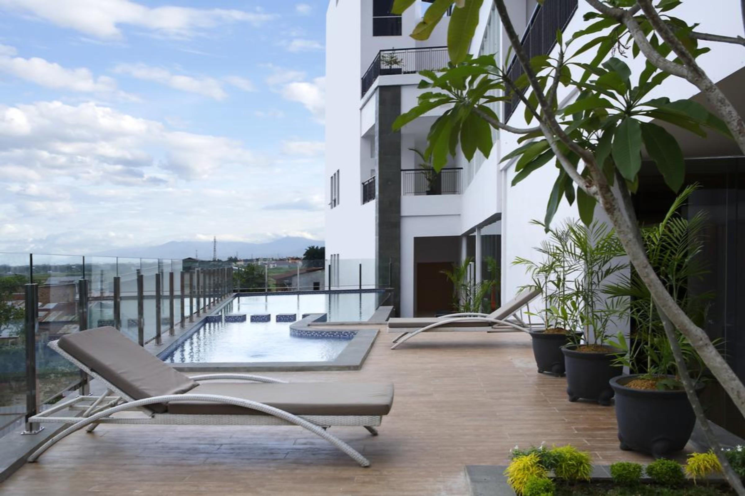 Hotel Grandhika Setiabudi Medan Exterior foto