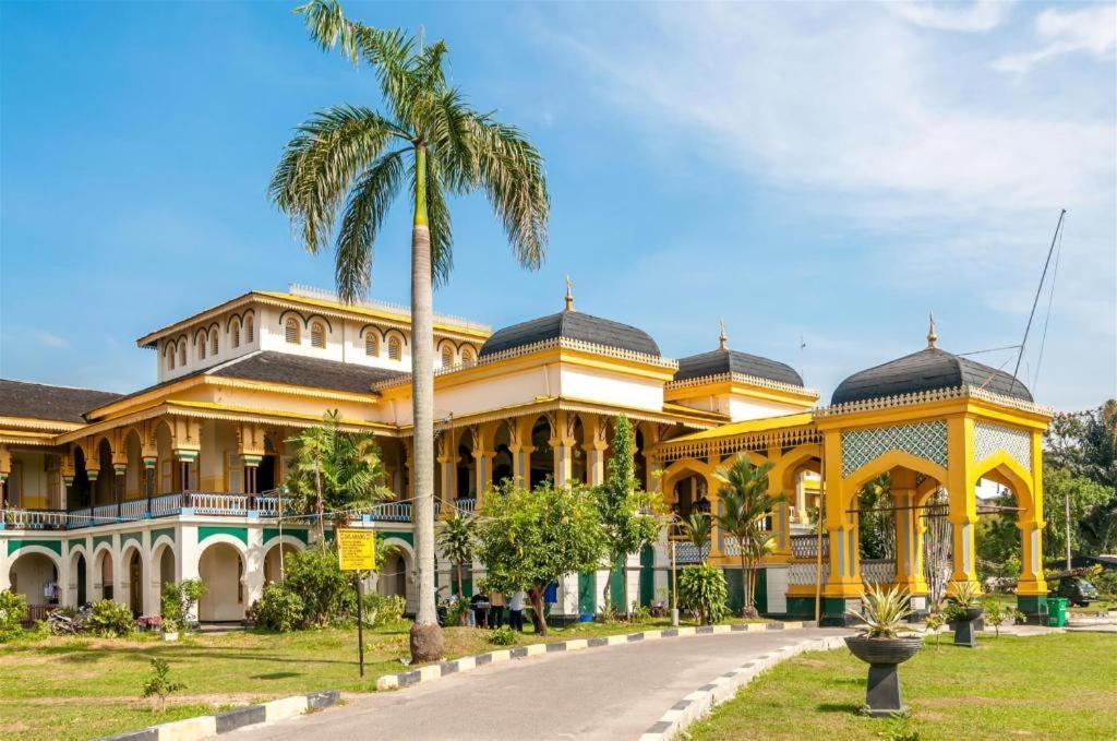 Hotel Grandhika Setiabudi Medan Exterior foto