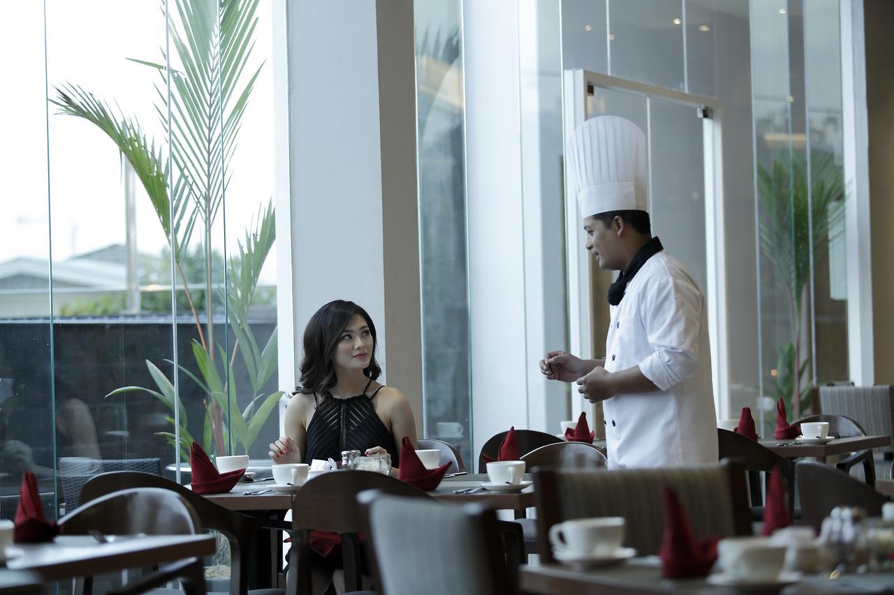 Hotel Grandhika Setiabudi Medan Exterior foto